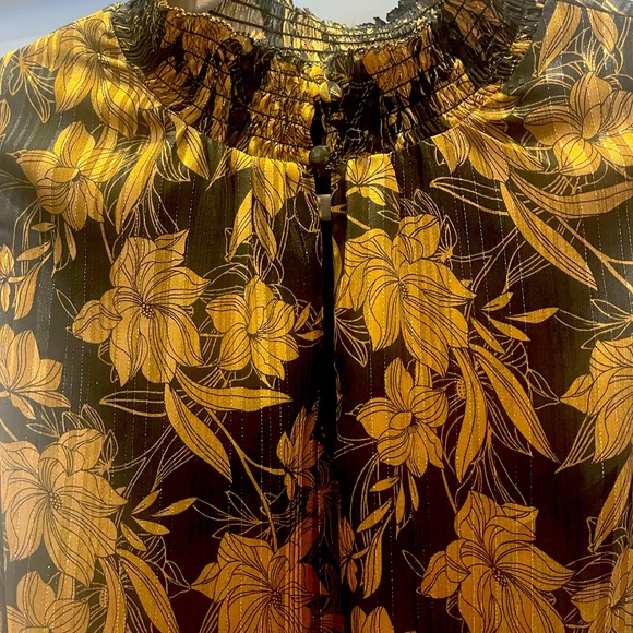 LIKE NEW White House Black Market Black and Gold Blouse - Picture 3 of 5